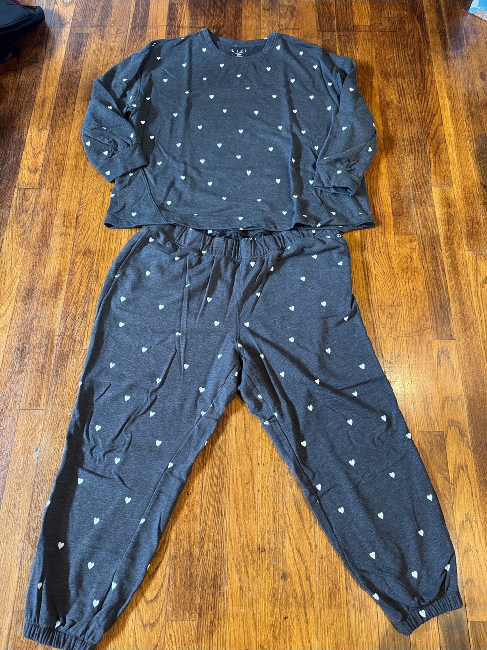 Livi Active Charcoal Heart-Print Jogger Set